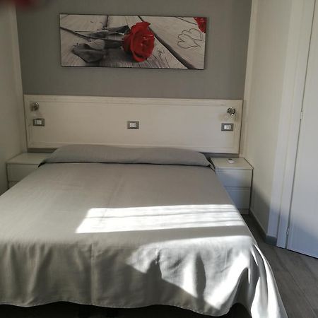Iron Gate Marina3B Otel Sarzana Dış mekan fotoğraf