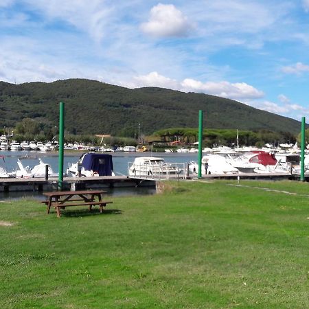 Iron Gate Marina3B Otel Sarzana Dış mekan fotoğraf
