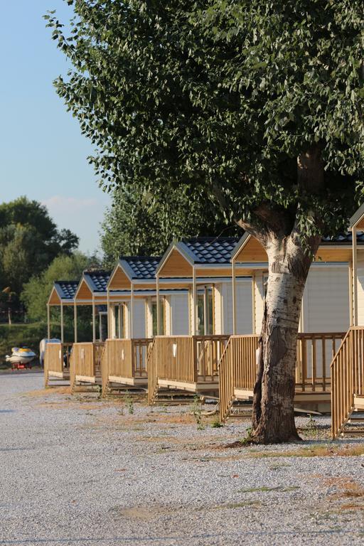 Iron Gate Marina3B Otel Sarzana Dış mekan fotoğraf