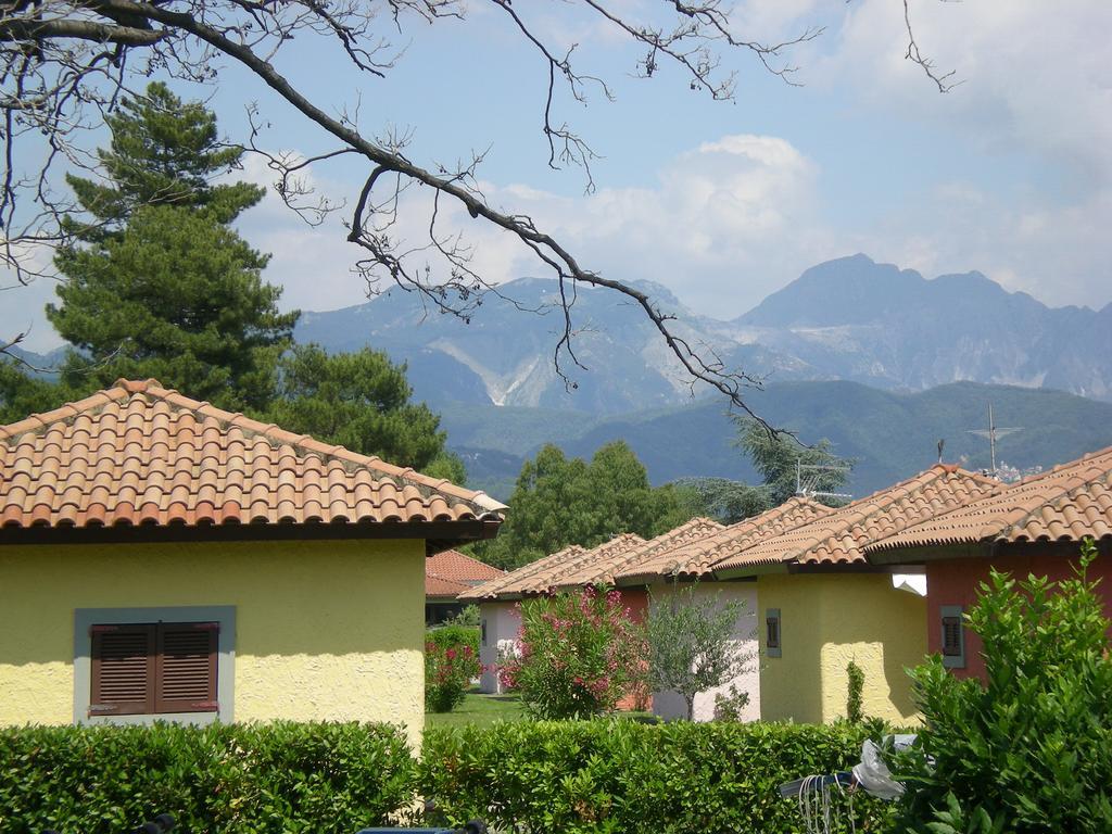 Iron Gate Marina3B Otel Sarzana Dış mekan fotoğraf