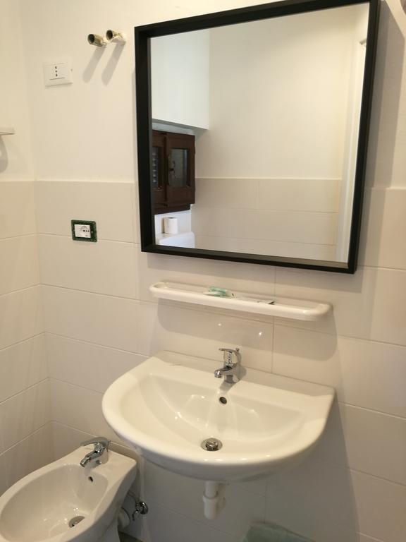 Iron Gate Marina3B Otel Sarzana Dış mekan fotoğraf